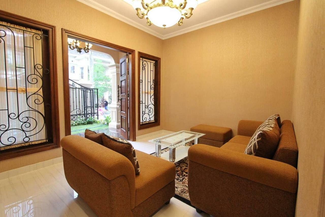 Fernasya House Villa Yogyakarta Bagian luar foto